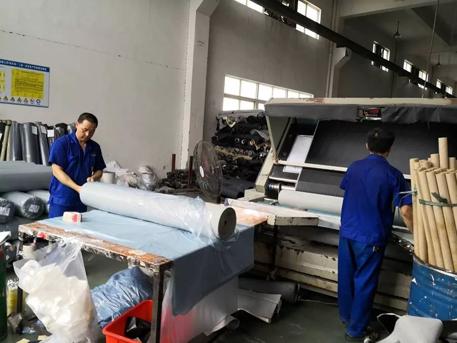 皮革車(chē)間廢氣異味用什么設(shè)備處理？